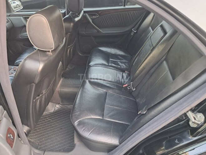 Mercedes E 220 2001, 666,000 km - 2.2 l - Sumqayıt