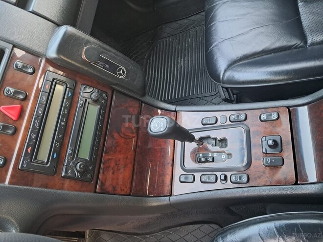 Mercedes E 220 2001, 666,000 km - 2.2 l - Sumqayıt