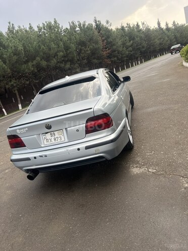 BMW 528 1998, 352,000 km - 2.8 l - Qazax