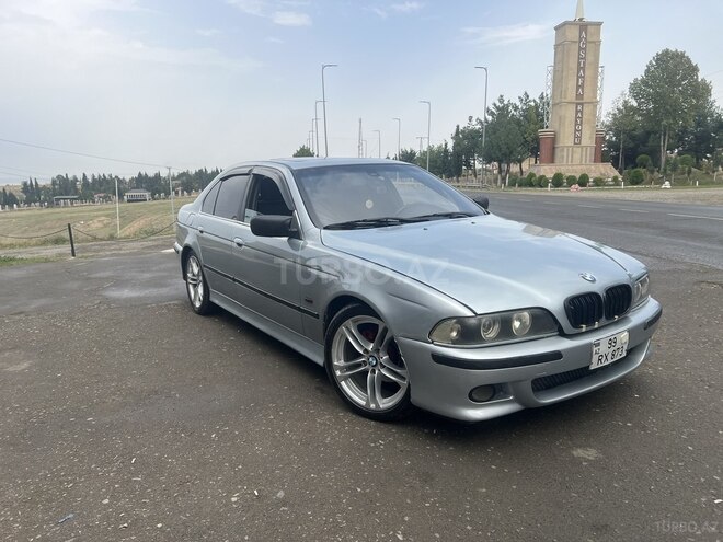 BMW 528 1998, 352,000 km - 2.8 l - Qazax