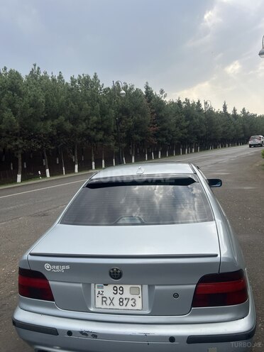 BMW 528 1998, 352,000 km - 2.8 l - Qazax