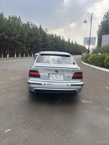 BMW 528 1998, 352,000 km - 2.8 l - Qazax