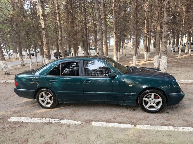 Mercedes E 200 1995, 453,000 km - 2.0 л - Sumqayıt