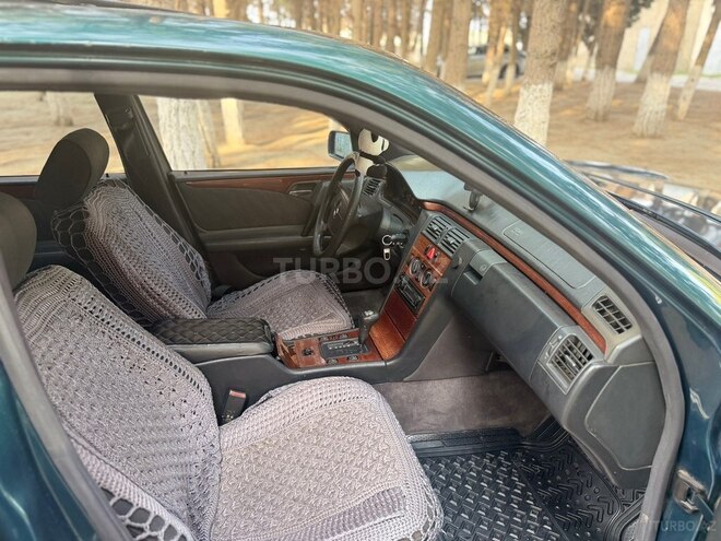 Mercedes E 200 1995, 453,000 km - 2.0 л - Sumqayıt