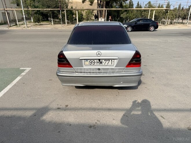 Mercedes C 220 2000, 305,000 km - 2.2 л - Sumqayıt
