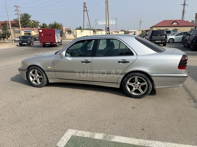 Mercedes C 220 2000, 305,000 km - 2.2 л - Sumqayıt