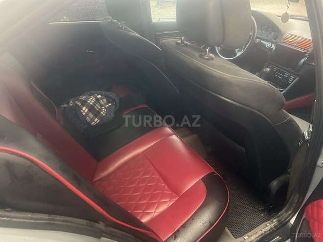 BMW 528 1998, 352,000 km - 2.8 l - Qazax