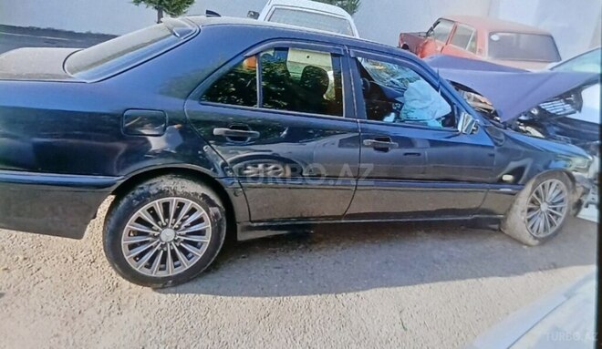Mercedes C 180 1999, 426,670 km - 1.8 l - Cəlilabad