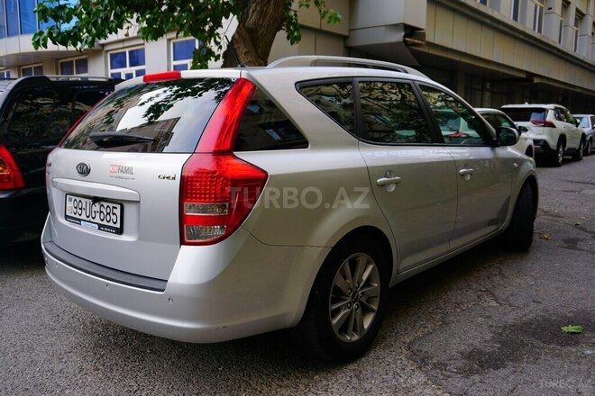 Kia  2010, 236,000 km - 1.6 l - Bakı