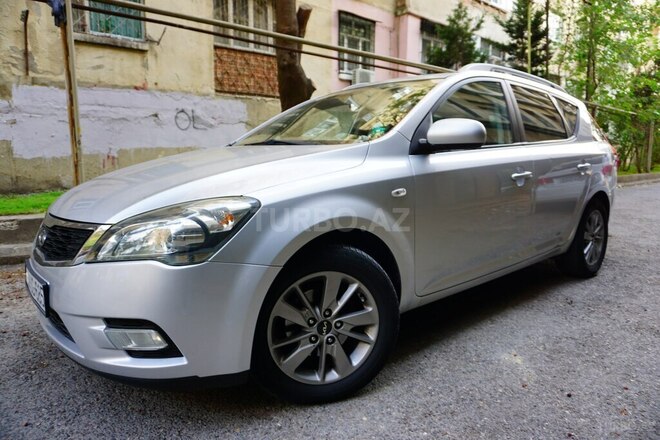 Kia  2010, 236,000 km - 1.6 l - Bakı