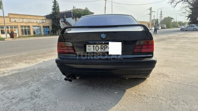 BMW 320 1993, 120,000 km - 2.0 л - Salyan