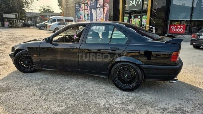 BMW 320 1993, 120,000 km - 2.0 л - Salyan