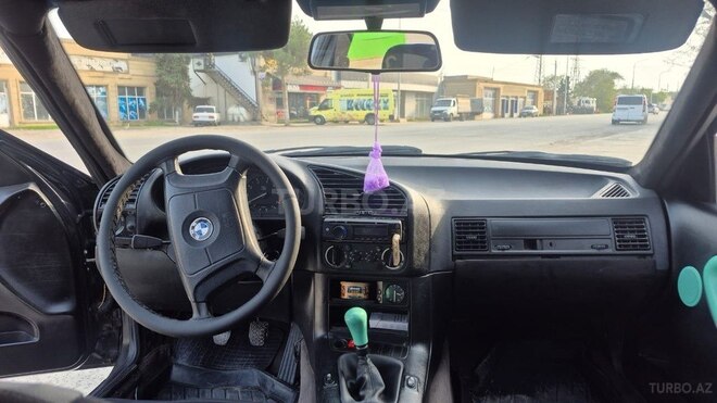 BMW 320 1993, 120,000 km - 2.0 л - Salyan