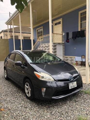 Toyota Prius 2015, 185,000 km - 1.8 l - Yevlax