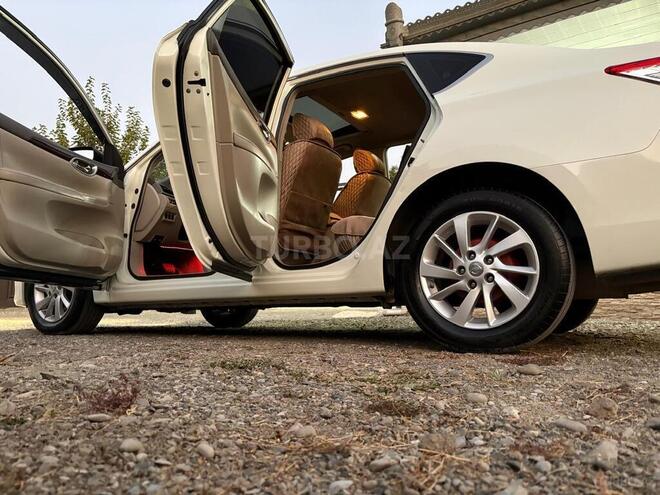 Nissan Sentra 2013, 290,000 km - 1.8 l - Yevlax