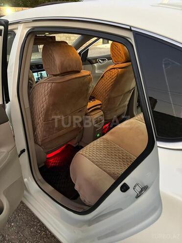 Nissan Sentra 2013, 290,000 km - 1.8 l - Yevlax