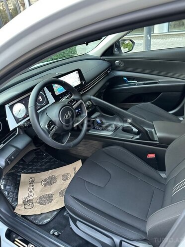 Hyundai Elantra 2024, 31,100 km - 1.6 л - Bakı