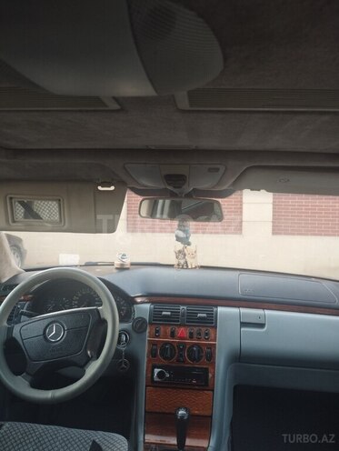 Mercedes E 240 1999, 520,000 km - 2.4 l - Bakı