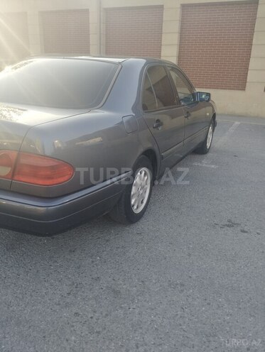 Mercedes E 240 1999, 520,000 km - 2.4 l - Bakı
