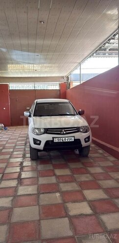Mitsubishi L200 2014, 430,000 km - 2.5 l - Bakı