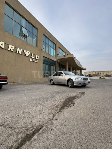 Mercedes C 200 1999, 220,000 km - 2.0 л - Salyan