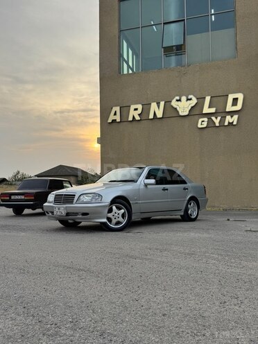 Mercedes C 200 1999, 220,000 km - 2.0 л - Salyan
