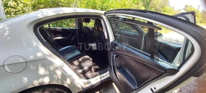 Volkswagen Passat 2010, 410,000 km - 1.8 л - Göygöl