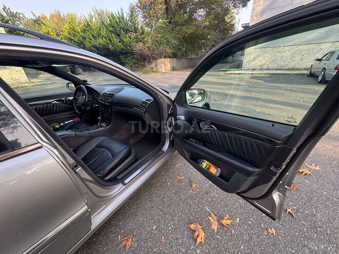 Mercedes E 320 4MATIC 2004, 325,000 km - 3.2 l - İsmayıllı