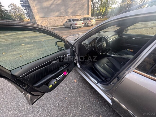 Mercedes E 320 4MATIC 2004, 325,000 km - 3.2 l - İsmayıllı