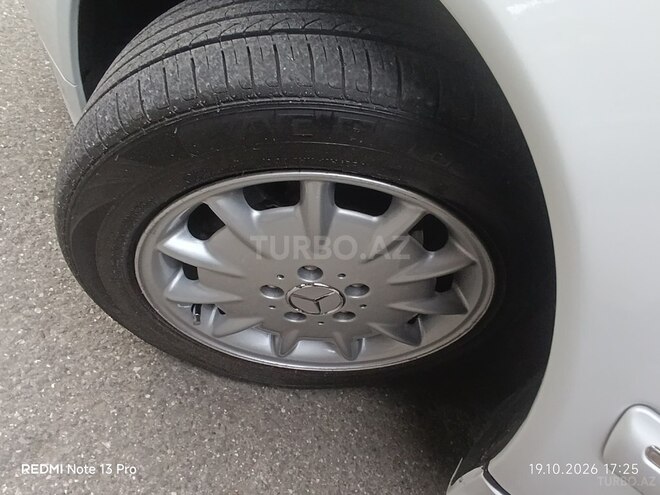Mercedes E 240 2001, 286,000 km - 2.6 л - Bakı