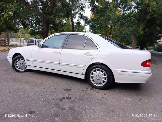 Mercedes E 240 2001, 286,000 km - 2.6 л - Bakı
