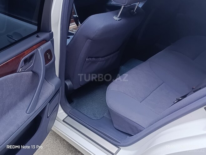 Mercedes E 240 2001, 286,000 km - 2.6 л - Bakı