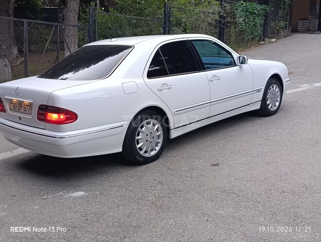 Mercedes E 240 2001, 286,000 km - 2.6 л - Bakı