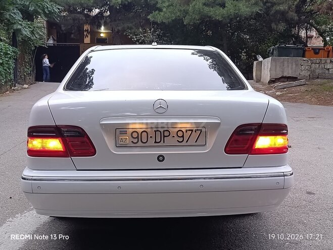 Mercedes E 240 2001, 286,000 km - 2.6 л - Bakı
