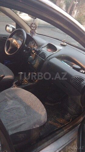 Peugeot 206 2004, 450,000 km - 1.4 л - Şirvan