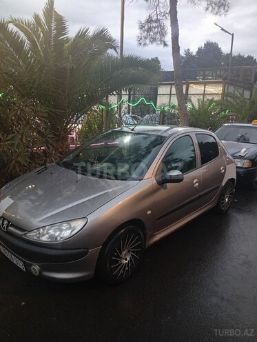 Peugeot 206 2004, 450,000 km - 1.4 л - Şirvan