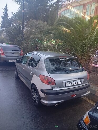Peugeot 206 2004, 450,000 km - 1.4 л - Şirvan
