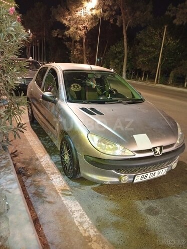Peugeot 206 2004, 450,000 km - 1.4 л - Şirvan