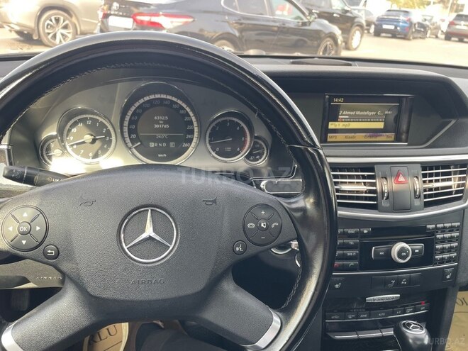 Mercedes E 220 2011, 301,743 km - 2.1 л - Bakı