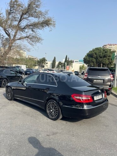 Mercedes E 220 2011, 301,743 km - 2.1 л - Bakı
