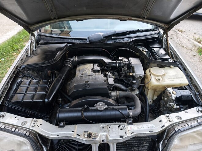 Mercedes C 200 1996, 256,345 km - 2.0 л - Bakı