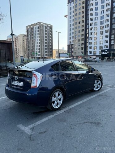 Toyota Prius 2013, 250,000 km - 1.8 л - Bakı