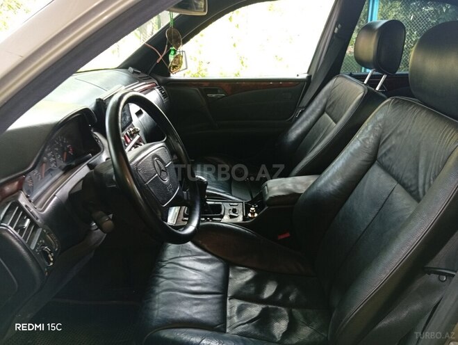Mercedes E 230 1997, 515,236 km - 2.3 l - Füzuli