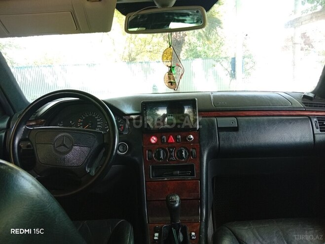 Mercedes E 230 1997, 515,236 km - 2.3 l - Füzuli