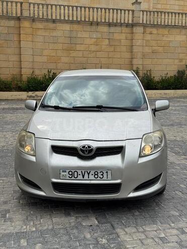Toyota Auris 2009, 260,000 km - 1.4 л - Bakı