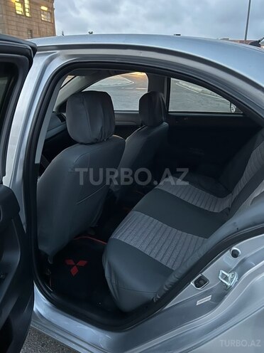 Mitsubishi Lancer 2010, 320,000 km - 2.0 л - Bakı