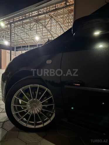 Toyota Corolla 2005, 335,500 km - 1.4 l - Sumqayıt