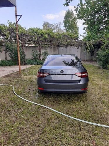 Skoda Superb 2016, 220,000 km - 2.0 l - Gəncə
