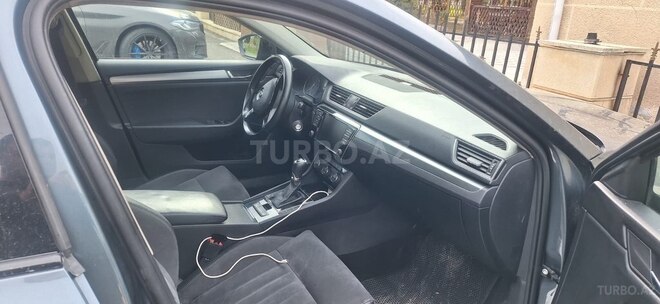 Skoda Superb 2016, 220,000 km - 2.0 l - Gəncə