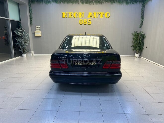 Mercedes E 280 2001, 250,000 km - 2.8 l - Sumqayıt